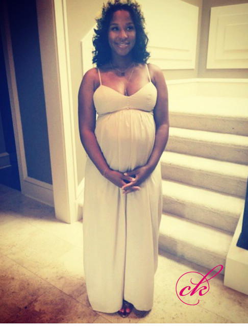 Savannah-James-Baby-Bump-Pregnant-Baby-Girl.PNG