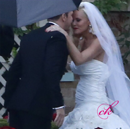 Jenny-McCarthy-Donnie-Wahlberg-Wed.PNG