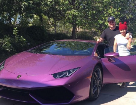 Rob-Kardashian-gifts-Blac-Chyna-Purple-Lamborghini