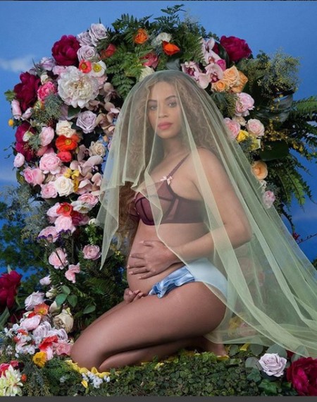 Beyonce Pregnant With Twins! Boys or Girls?